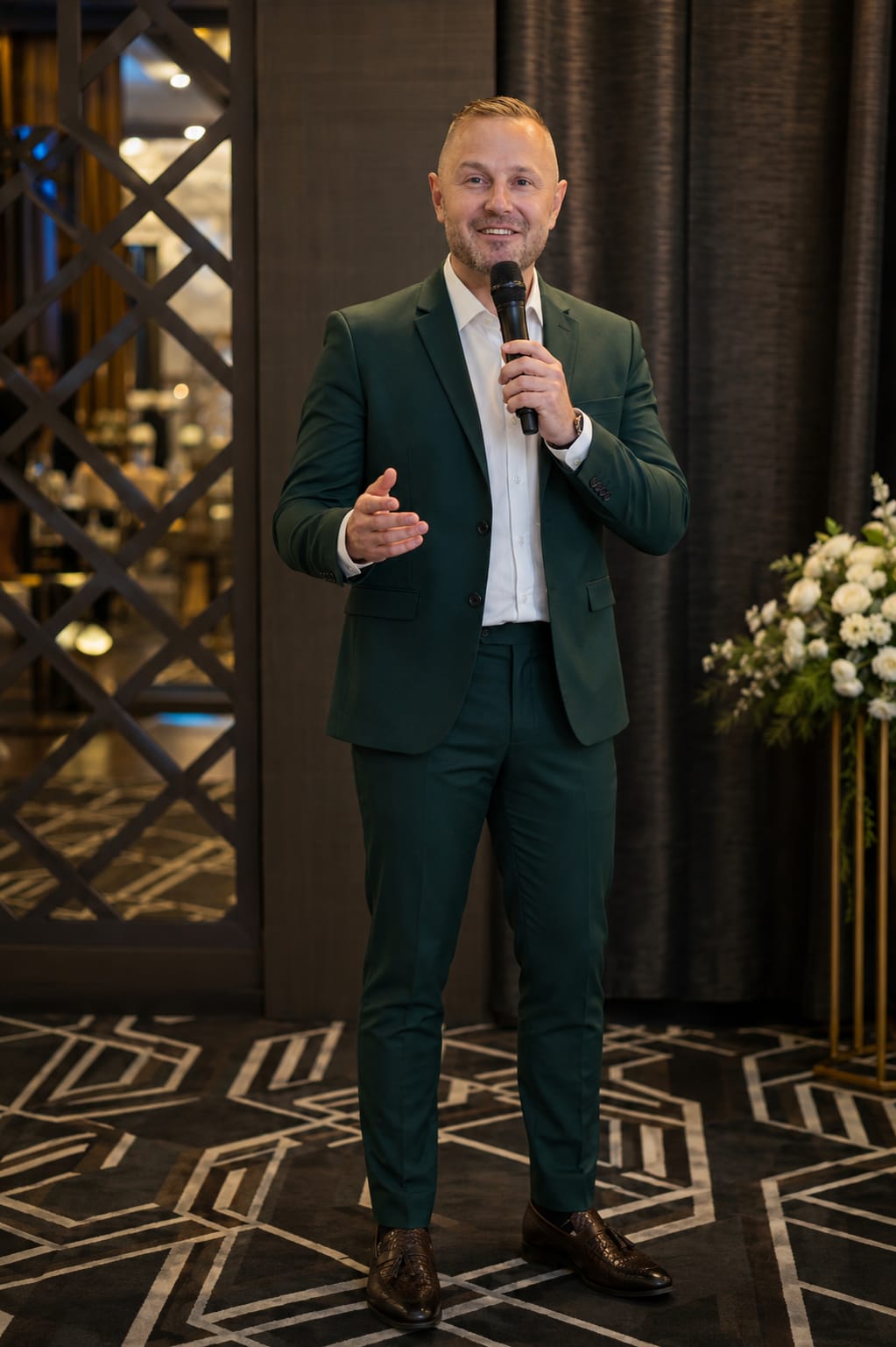 Marcin Pasternak, Authorised Marriage Celebrant Sydney, photographed at a wedding ceremony in the Sutherland Shire